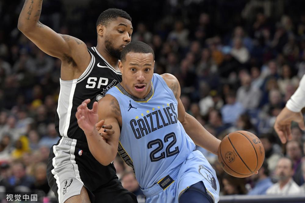 沉着冷静地 沉着冷静地