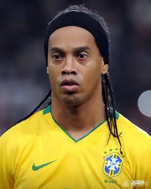 德约百冠梦想未竟，门希克捧杯，05后首成大师.