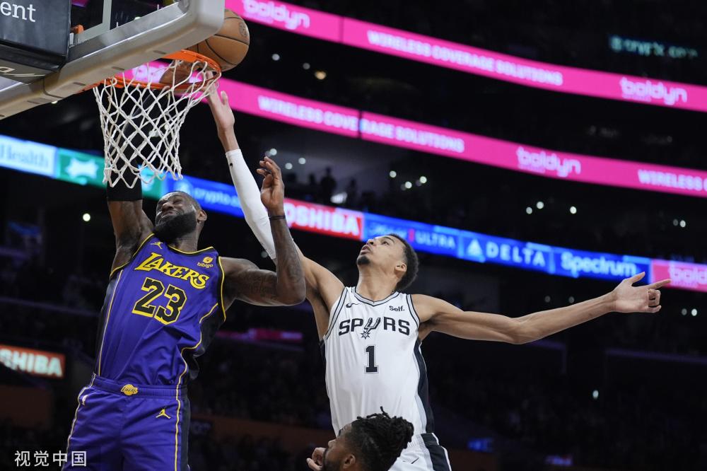 竞争中脱颖 竞争中脱颖