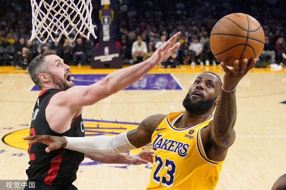 年夏天从摩 年夏天从摩