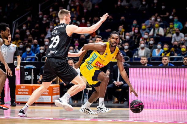 卡马尔达本 卡马尔达本