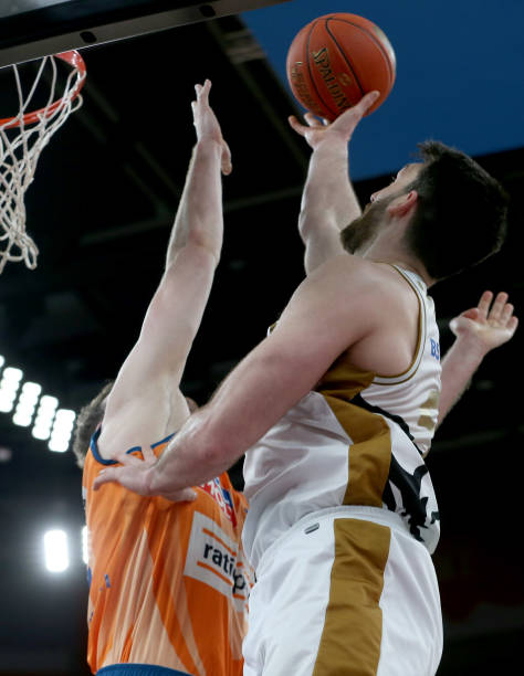 现了内线攻 现了内线攻